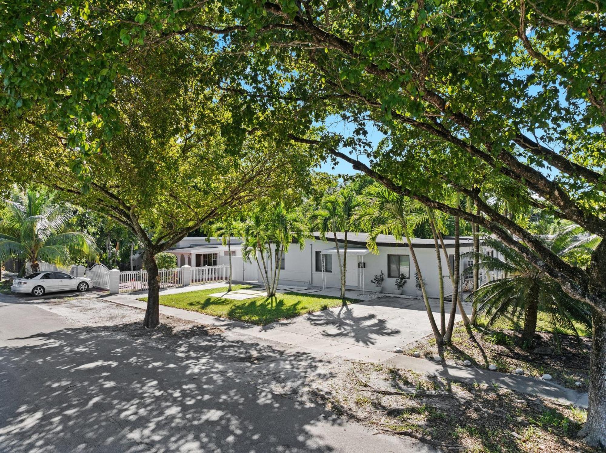 3 Bedroom And 2 Bath North Miami, Florida Exterior foto